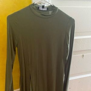 Lulu’s green tunic with slit